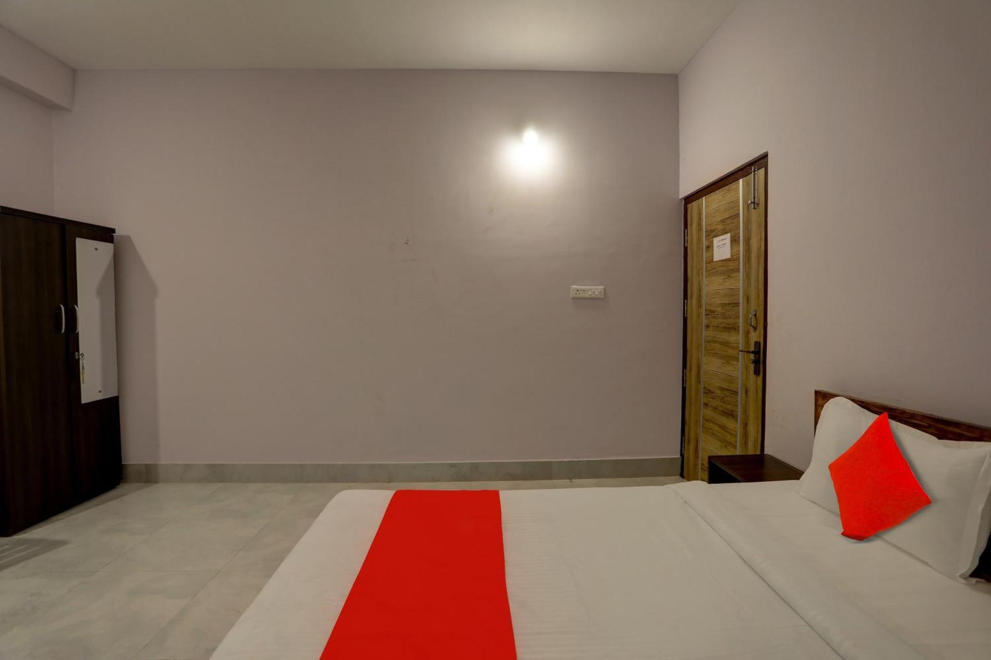 Hotel O Casa Midland Bhubaneswar Exterior photo